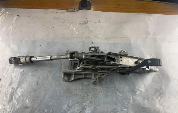 Ford Focus Steering wheel axle BV6N3C529 BV6N3C529AE