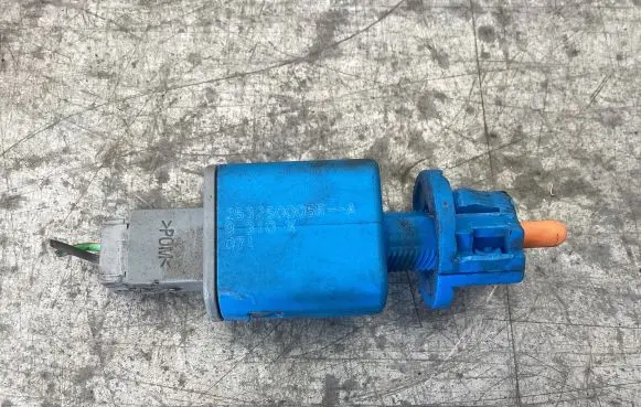 Renault Megane III Brake pedal sensor switch 253250005R