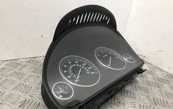 BMW 5 F10 F11 Speedometer (instrument cluster) 9249347 2000062932 25811511