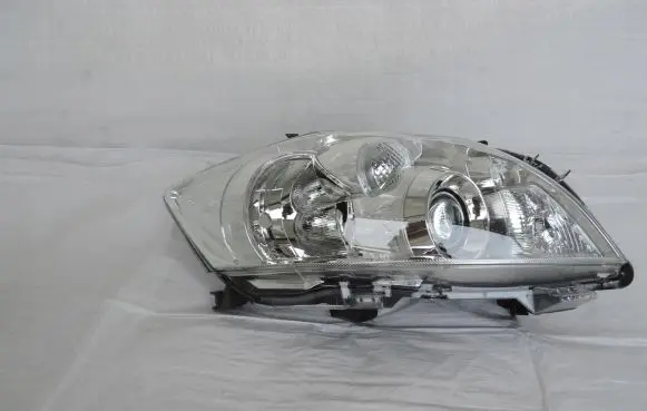 Toyota Auris 150 Headlight/headlamp 81130-02A4