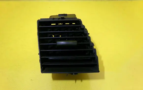 Renault Megane II Dashboard side air vent grill/cover trim A1007009 31959X