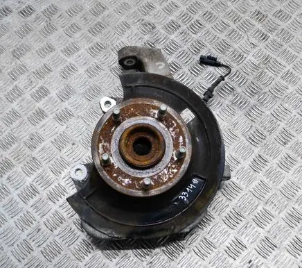 Dodge RAM 1500 DS Front wheel hub 68044700
