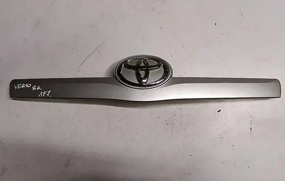 Toyota Verso Number plate light 76811-0F060