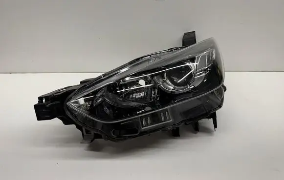 Mazda CX-3 Headlight/headlamp D10E51040