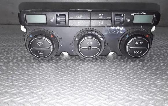 Volkswagen Touran I Climate control unit 74641451