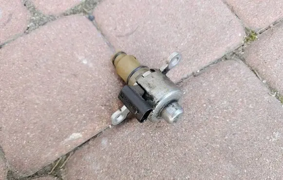 Opel Astra K Fuel pressure regulator 55598156