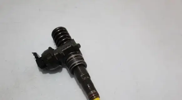 Volkswagen Sharan Fuel injector 038130073