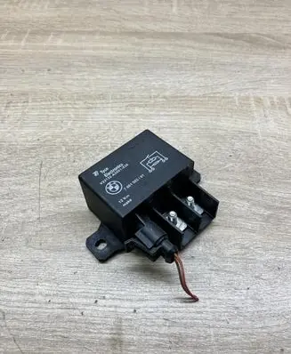 BMW 7 F01 F02 F03 F04 Charging relay 7661503 V23132A2001X26