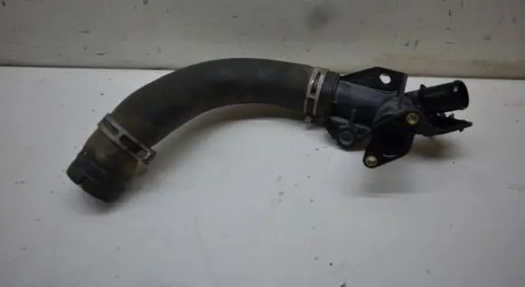 Engine coolant pipe/hose