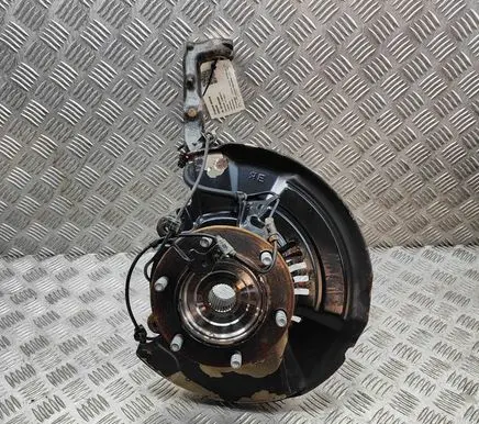 Toyota Hilux (AN120, AN130) Front wheel hub 43211KK010 43502KK010