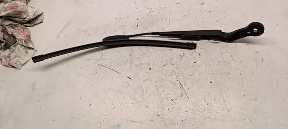 Mini One - Cooper F56 F55 Front wiper blade arm 7376349