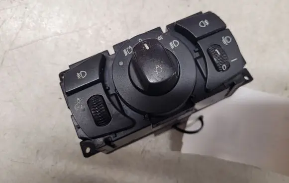 BMW 5 E60 E61 Light switch 6953737 992525102 3328010100
