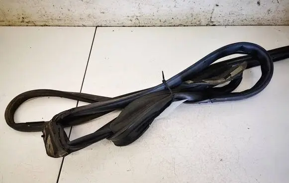 Lexus IS 220D-250-350 Rubber seal rear door
