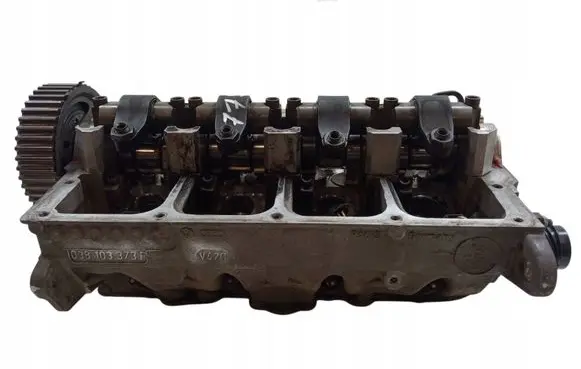 Volkswagen Bora Engine head 038103373R