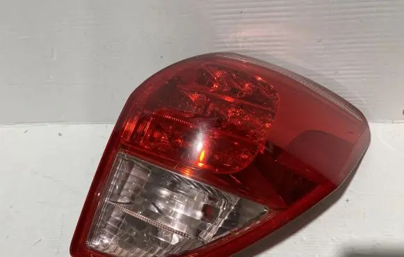 Toyota RAV 4 (XA20) Rear/tail lights