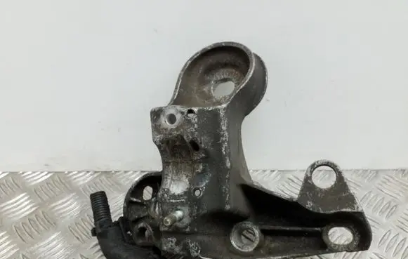 Audi A4 S4 B6 8E 8H Engine mounting bracket 8E0199352F