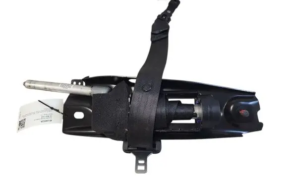 Volvo V70 Front seatbelt 6069365L0E G6041213LH