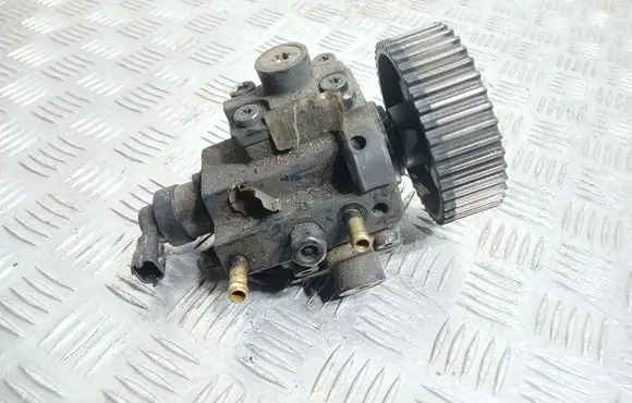 Opel Zafira B Fuel injection high pressure pump 0445010097 0055204599