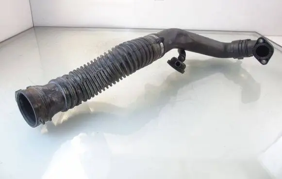 Renault Megane III Air intake hose/pipe 8201003136
