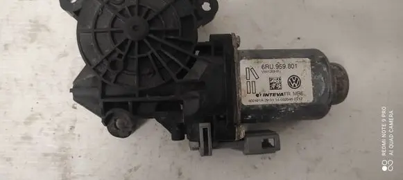 Volkswagen Up Front door window regulator motor 402491A 032646