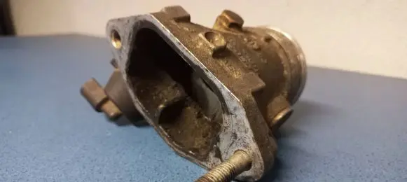 Audi A6 S6 C5 4B Throttle valve 8E0145950C