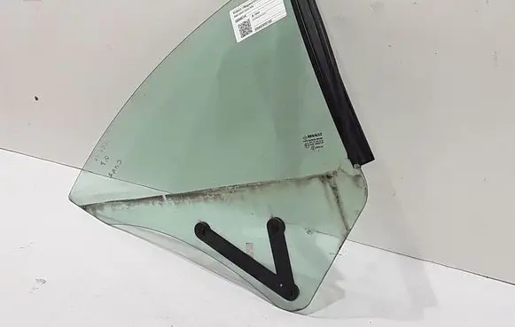 Renault Megane III Rear side window 833060014R