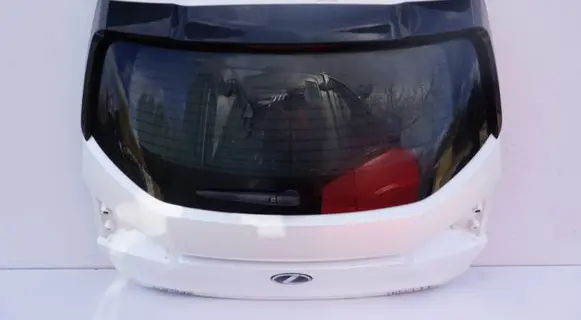 Lexus UX Tailgate/trunk/boot lid 