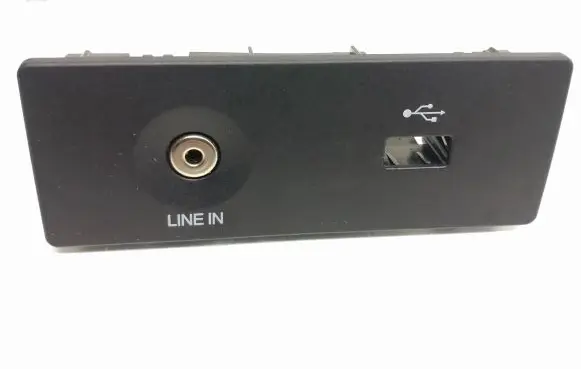 Ford Focus AUX in-socket connector CM5T044K62AA