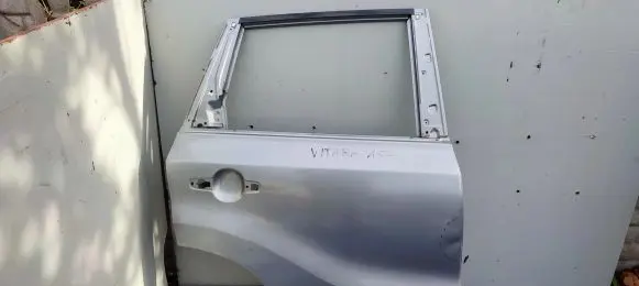 Suzuki Vitara (LY) Rear door