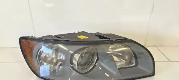 Volvo V50 Headlight/headlamp 30698886