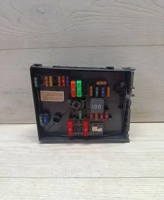 Volkswagen Golf Plus Fuse box set 1K0937125D 017183073