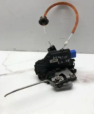 Audi A3 S3 8P Front door lock 4E2837016