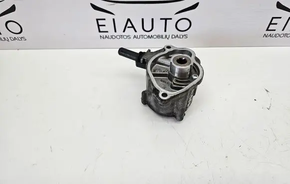 Mercedes-Benz C W204 Vacuum pump A6512300165 GD01495