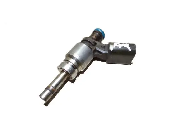 Audi A6 S6 C6 4F Fuel injector 06E906036C