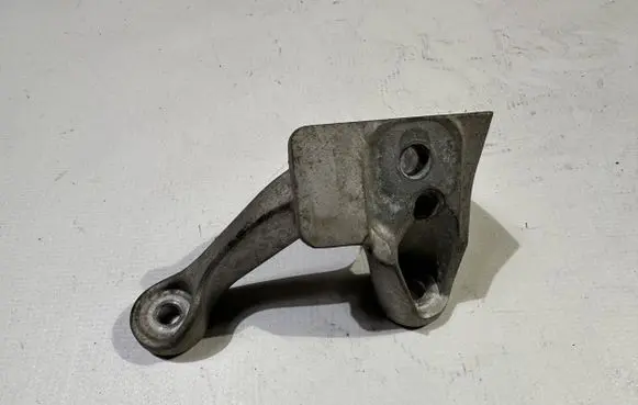 Chevrolet Corvette C7 Engine mounting bracket 23207231