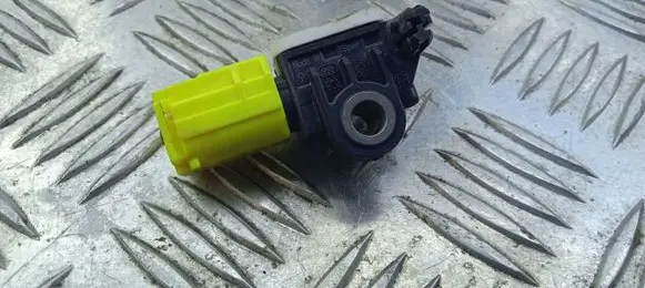 Mitsubishi Outlander Airbag deployment crash/impact sensor 8651A166
