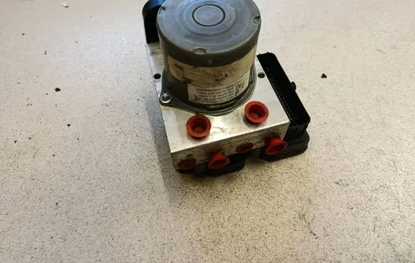 Mercedes-Benz AMG GT 4 x290 w290 ABS Pump A2909008801