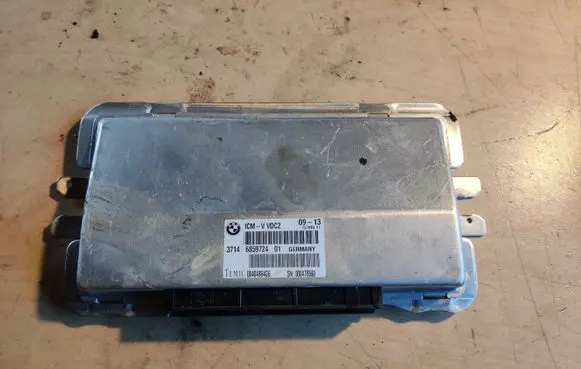 BMW 5 F10 F11 Fuse module 6859724 685972401 3714685972401