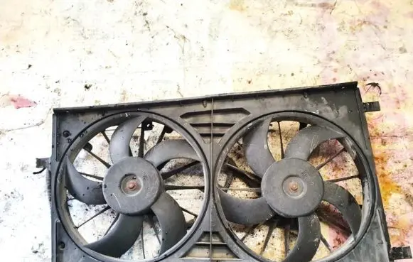 Dodge Caliber Radiator cooling fan shroud 83403 1115107ve