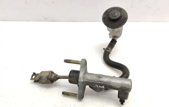 Toyota Avensis T220 Clutch master cylinder