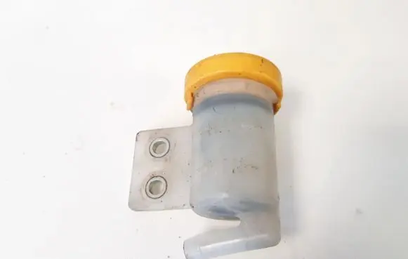 Subaru Outback Brake fluid reservoir 