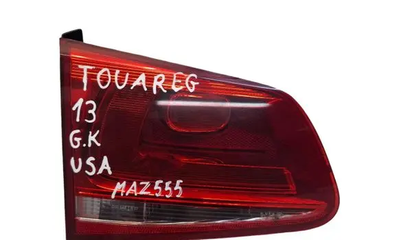 Volkswagen Touareg II Tailgate rear/tail lights 7P6945093C
