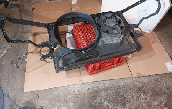 Audi A8 S8 D2 4D Radiator support slam panel bracket 4D0805856K