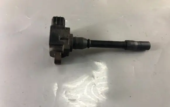 Mitsubishi Pajero Pinin High voltage ignition coil FK0138