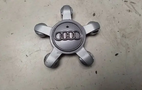 Audi A4 S4 B8 8K Original wheel cap 8R0601165