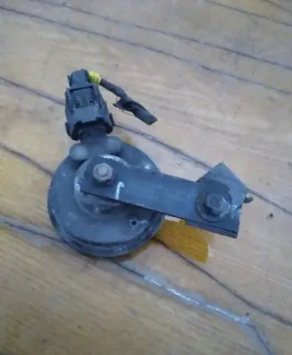 Hyundai Santa Fe Horn signal 9662B500