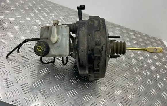Volvo V70 Brake booster 30665455