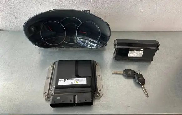Subaru Forester SH Engine ECU kit and lock set 22611AU250 2757000982