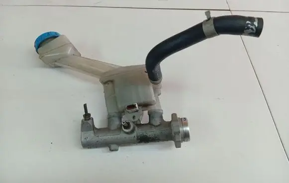 Nissan Primera Master brake cylinder 22486579