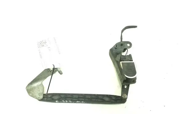 Mercedes-Benz S W222 Air suspension front height level sensor A2229050503